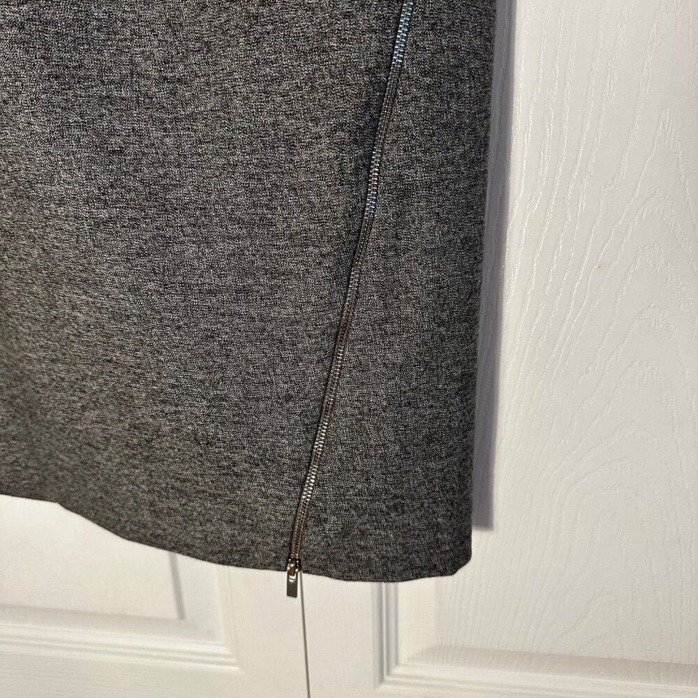 Banana Republic Women's Gray Midi Pencil Skirt Lined SZ 6 Side Slit Zip Accent - Picture 3 of 10
